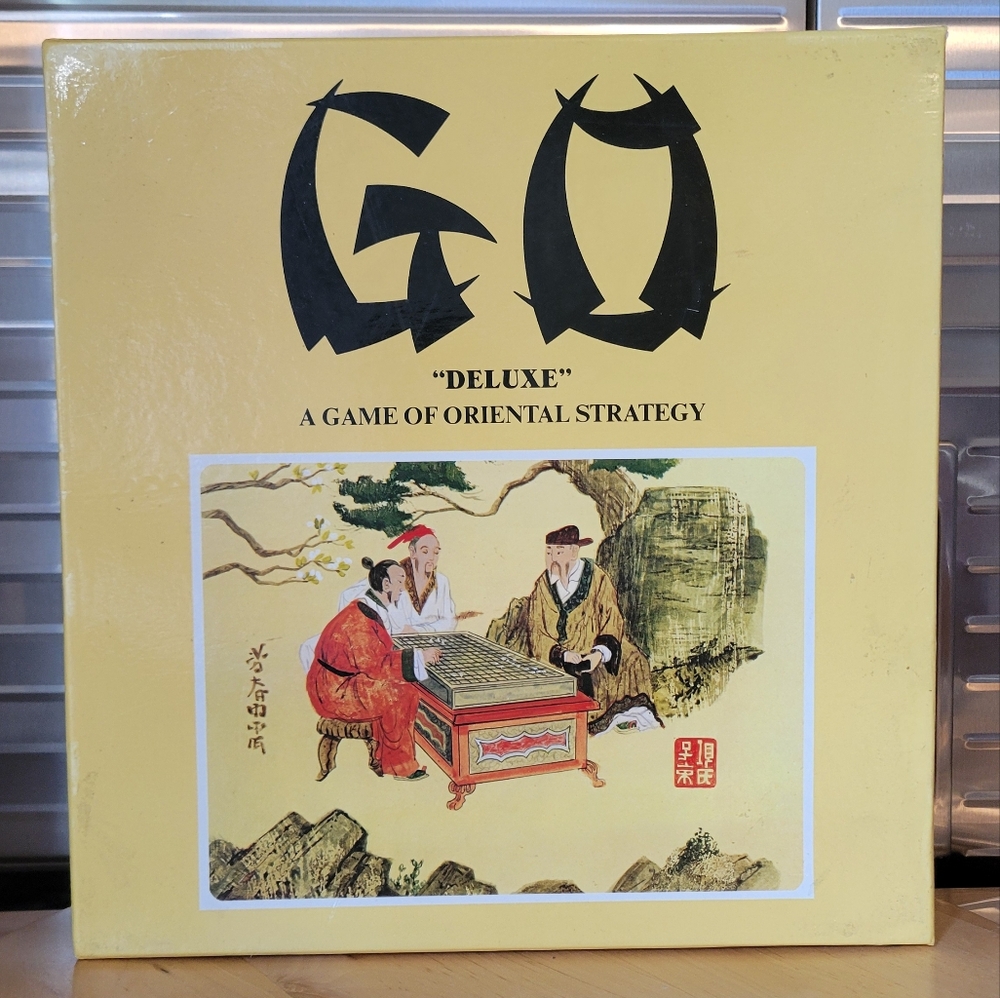 Vintage Board Game : GO Deluxe Game Of Oriental Strategy (Very good condition)